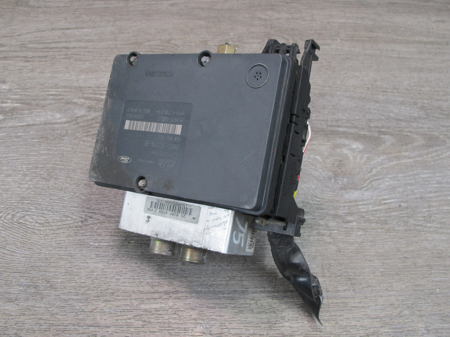 02-05 Ford Thunderbird Anti Lock Brake ABS Pump Module 3W4T-2C219-BF OEM