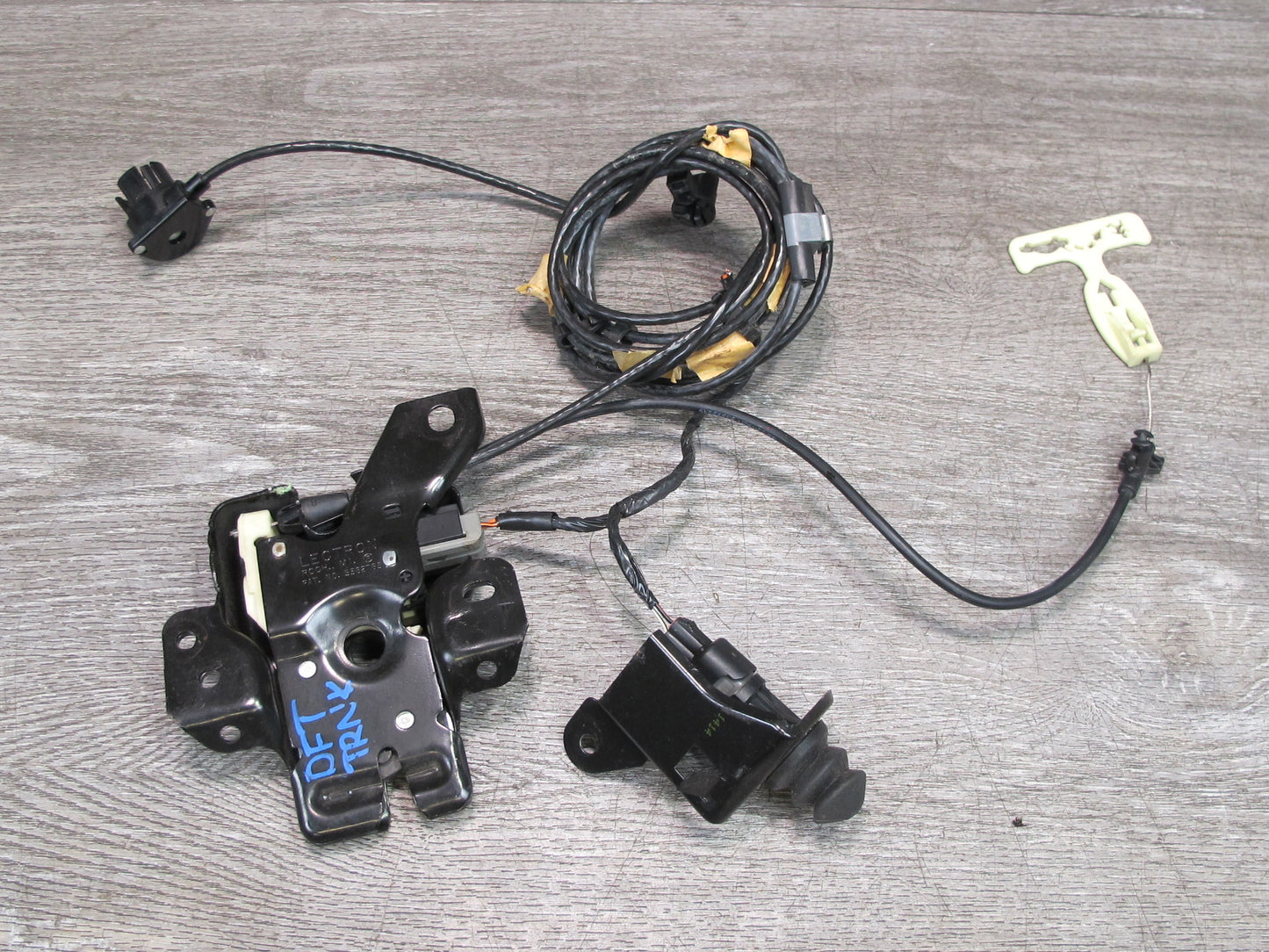 02-05 Ford Thunderbird Rear Trunk Lid Lock Latch Actuator w Cable OEM