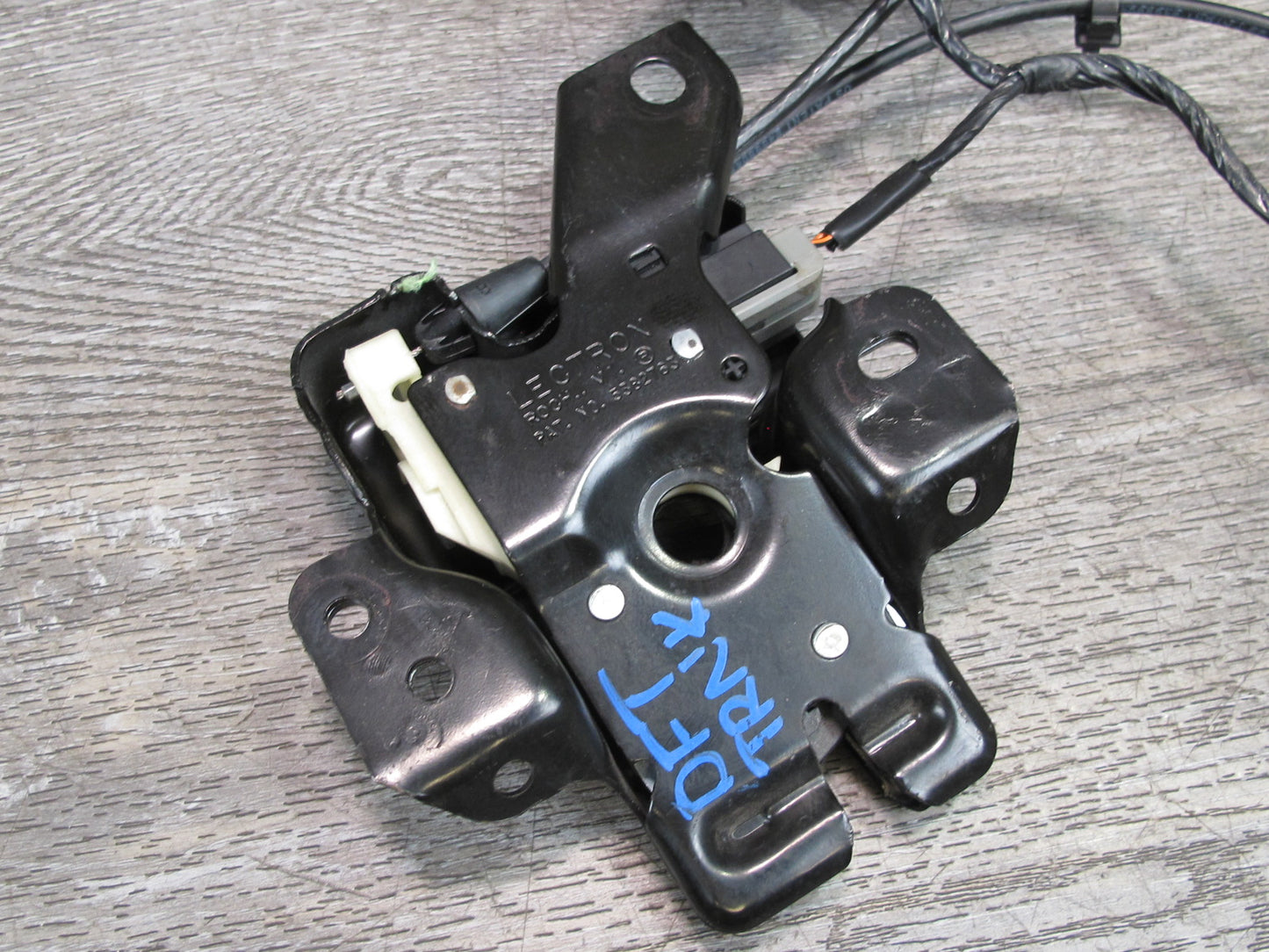 02-05 Ford Thunderbird Rear Trunk Lid Lock Latch Actuator w Cable OEM