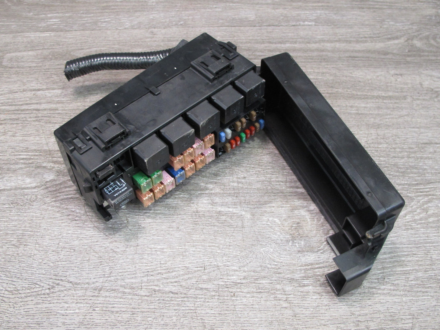 02-05 Ford Thunderbird Power Distribution Fuse Relay Box XW4T-14A003-A OEM