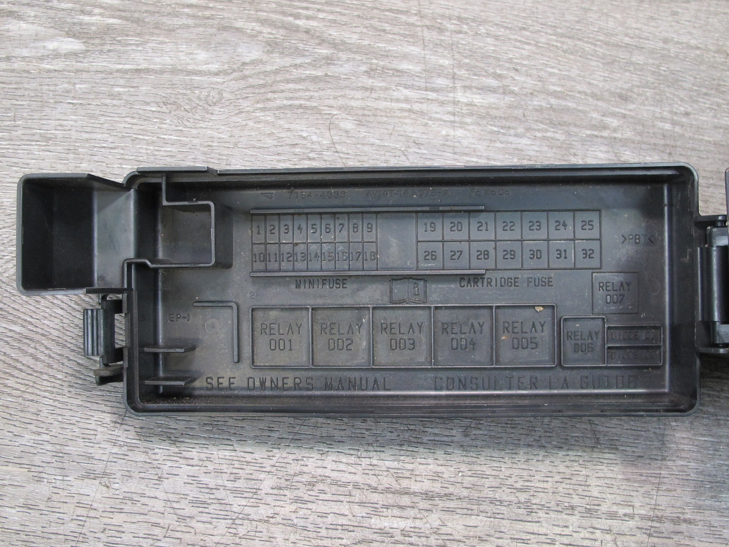 02-05 Ford Thunderbird Power Distribution Fuse Relay Box XW4T-14A003-A OEM