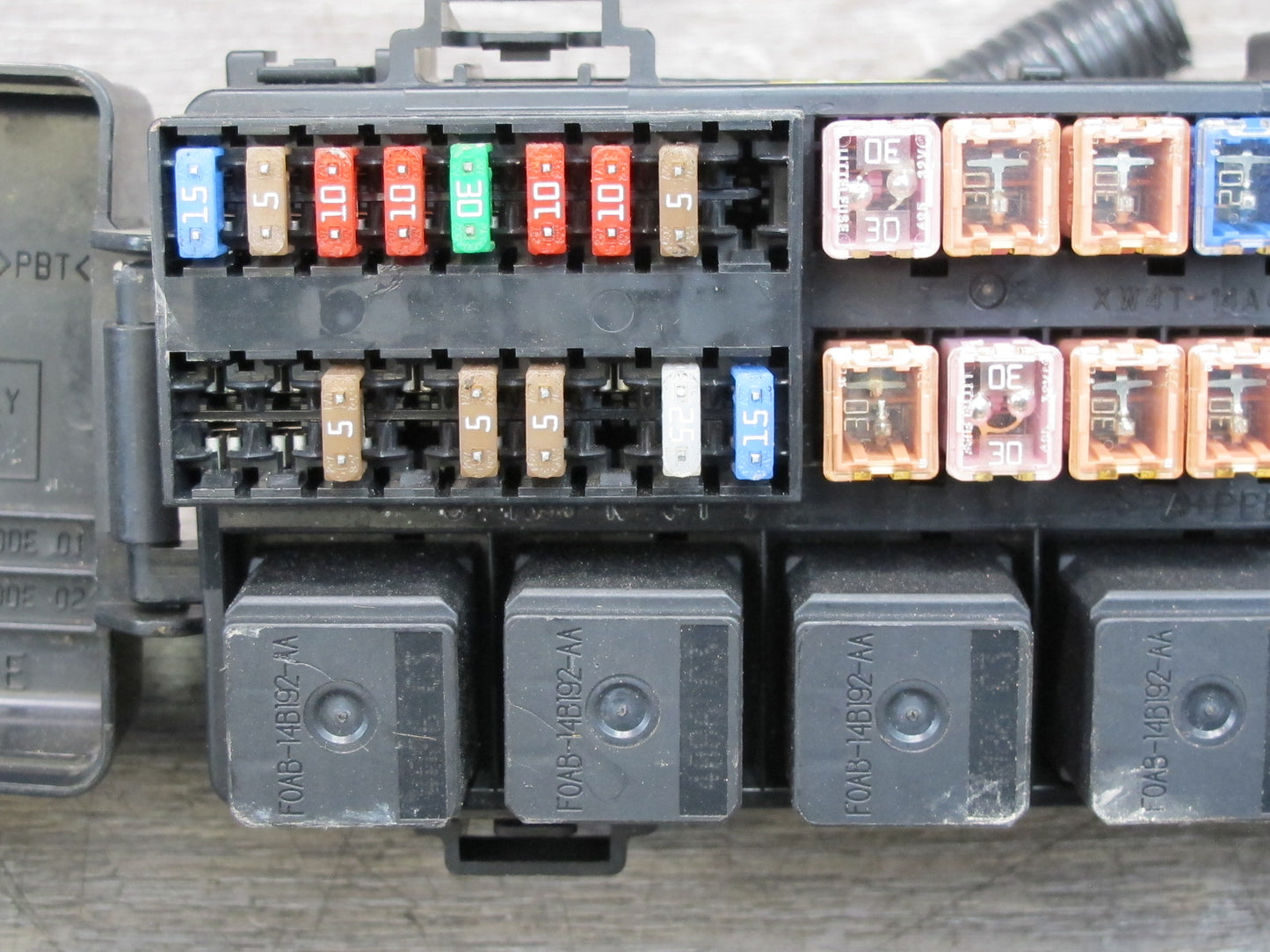 02-05 Ford Thunderbird Power Distribution Fuse Relay Box XW4T-14A003-A OEM