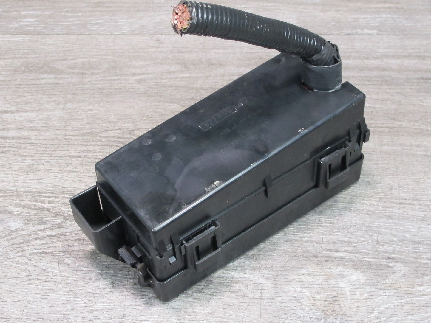 02-05 Ford Thunderbird Power Distribution Fuse Relay Box XW4T-14A003-A OEM
