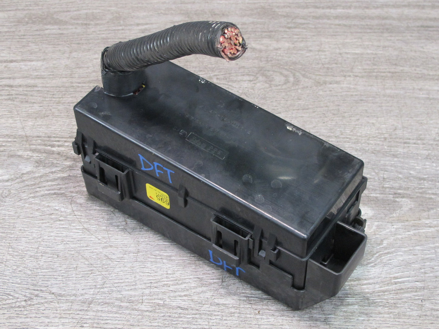 02-05 Ford Thunderbird Power Distribution Fuse Relay Box XW4T-14A003-A OEM