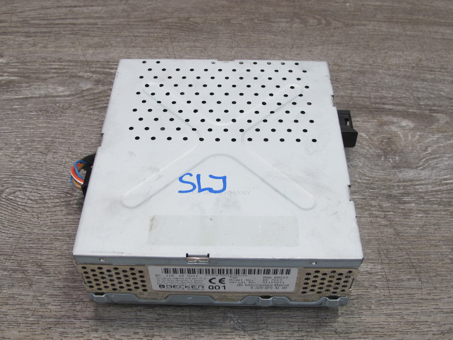 04-08 Mercedes R230 Harman Becker Audio Amplifier AMP 2208704189 OEM