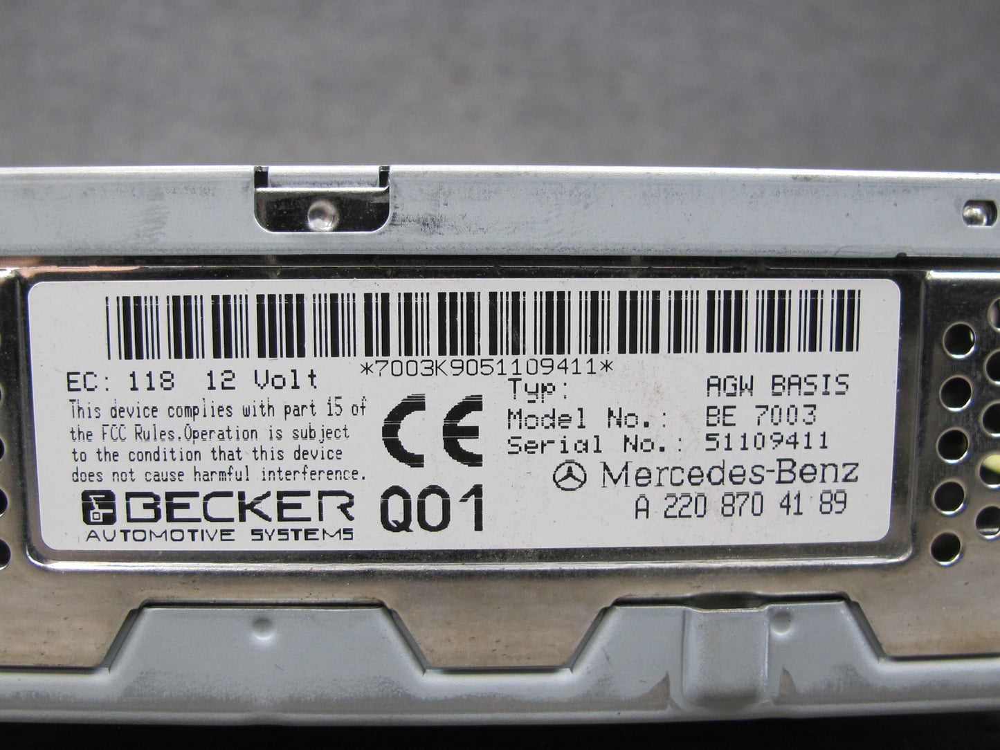 04-08 Mercedes R230 Harman Becker Audio Amplifier AMP 2208704189 OEM