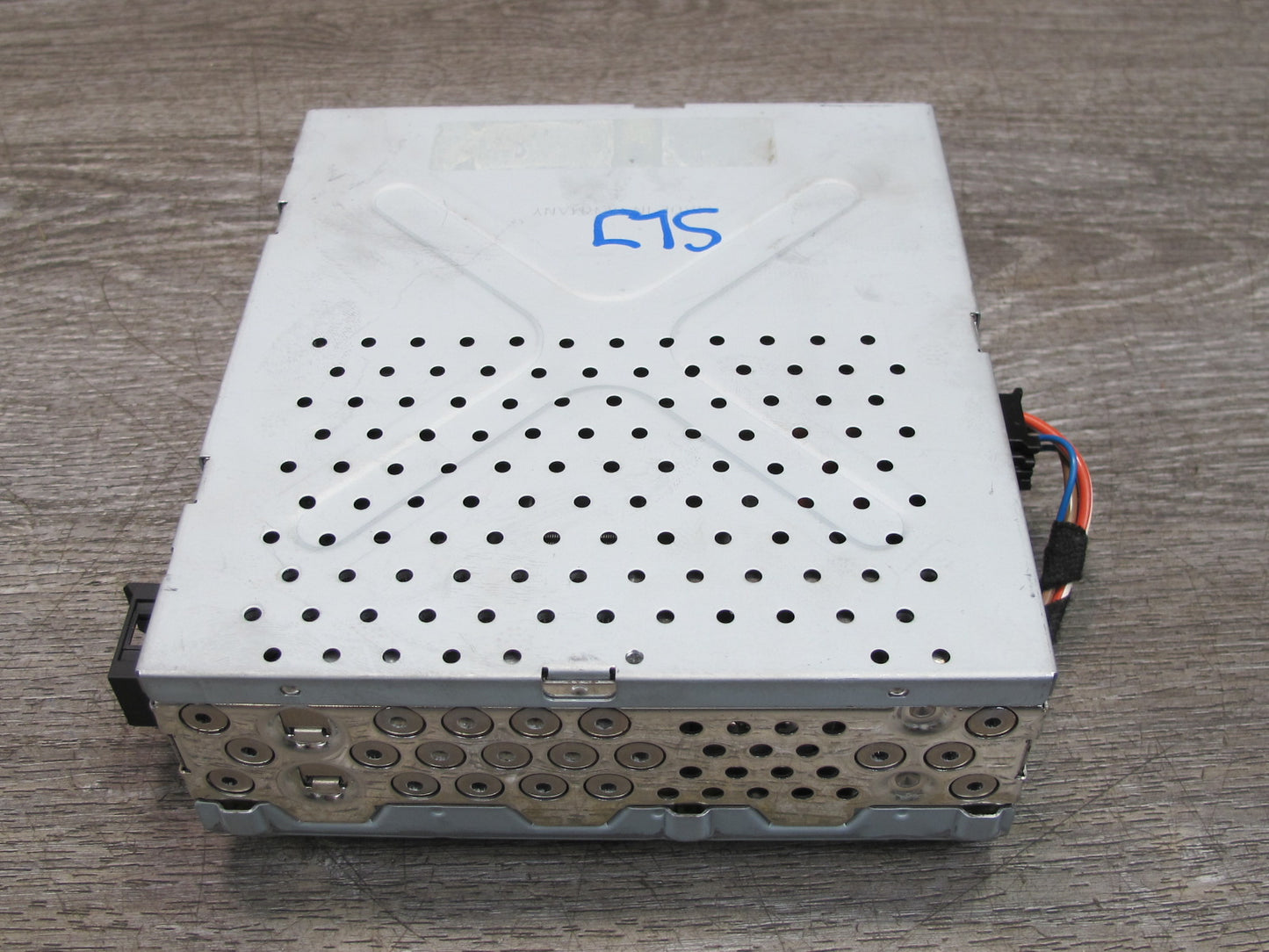 04-08 Mercedes R230 Harman Becker Audio Amplifier AMP 2208704189 OEM