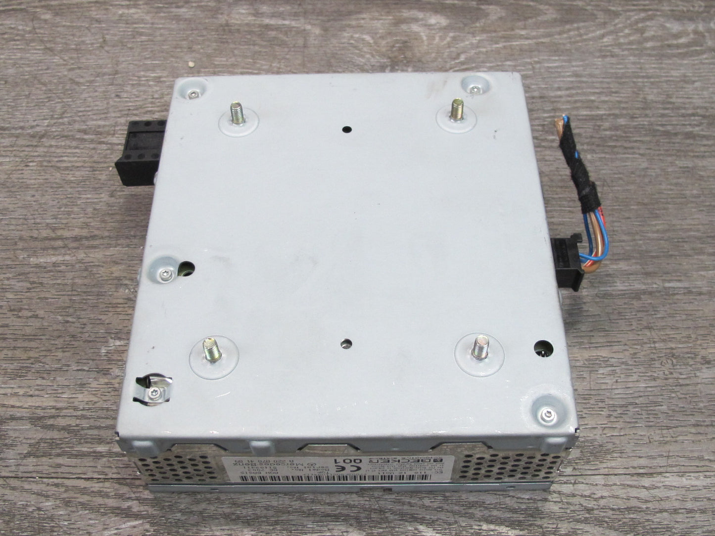 04-08 Mercedes R230 Harman Becker Audio Amplifier AMP 2208704189 OEM