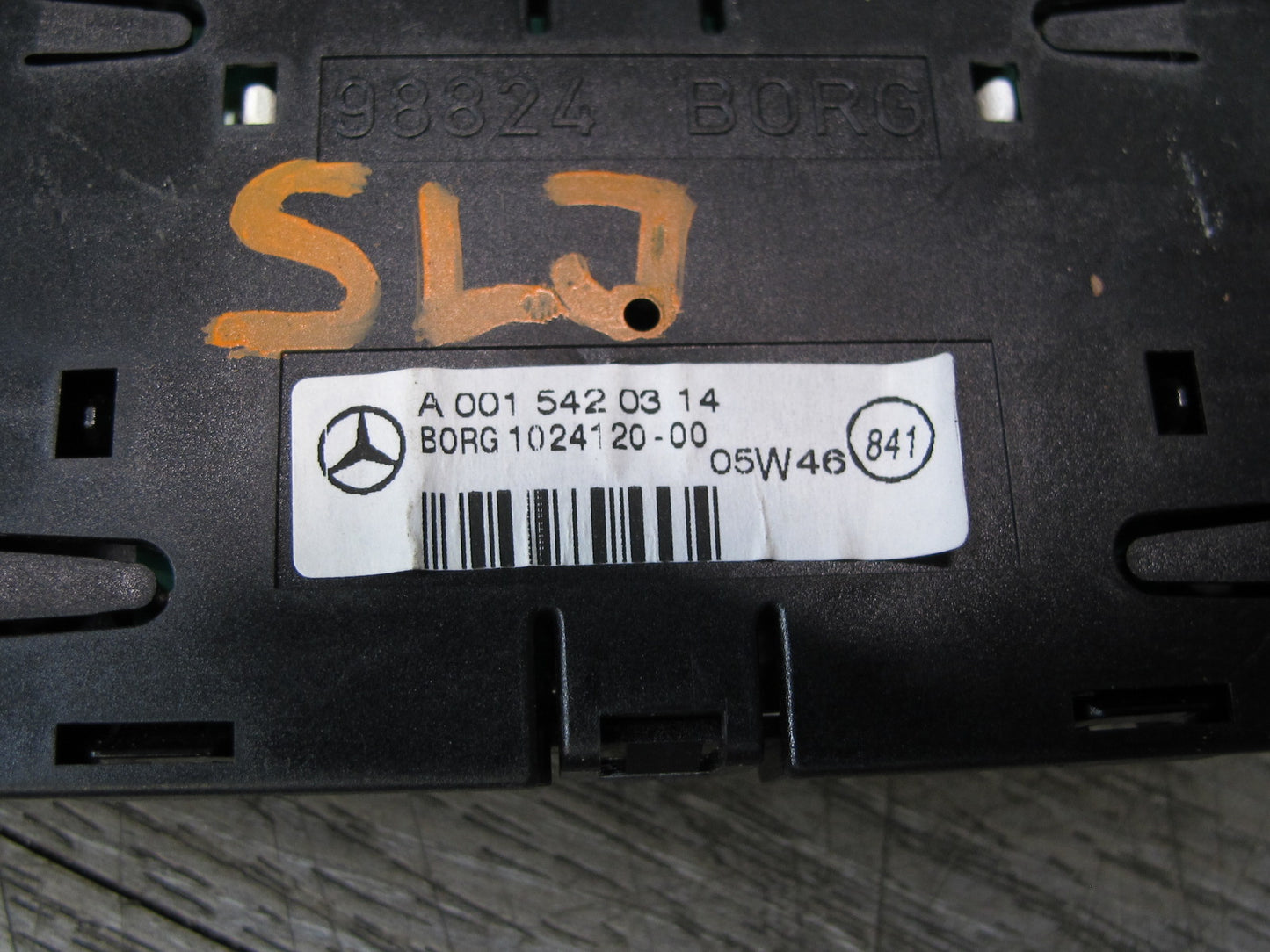 03-06 Mercedes R230 Sl-class Parktronic Clock Display Module A0015420314 OEM