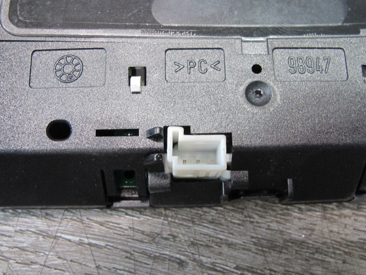 03-06 Mercedes R230 Sl-class Parktronic Clock Display Module A0015420314 OEM