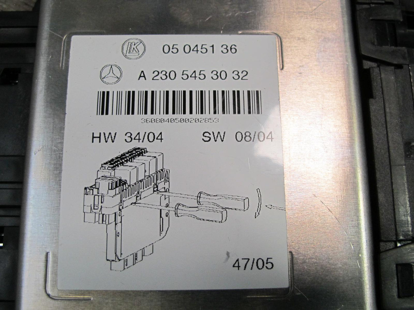 03-08 Mercedes R230 Rear SAM Fuse Relay Box Module 2305453032 OEM