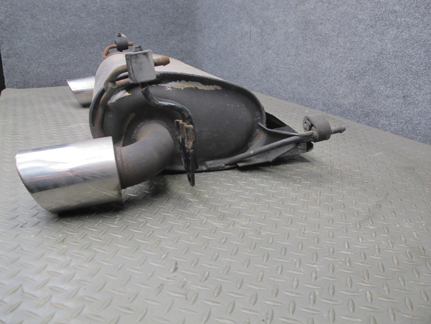 03-05 Nissan 350Z Z33 VQ35DE Rear Exhaust Muffler w Tips 46K Miles OEM