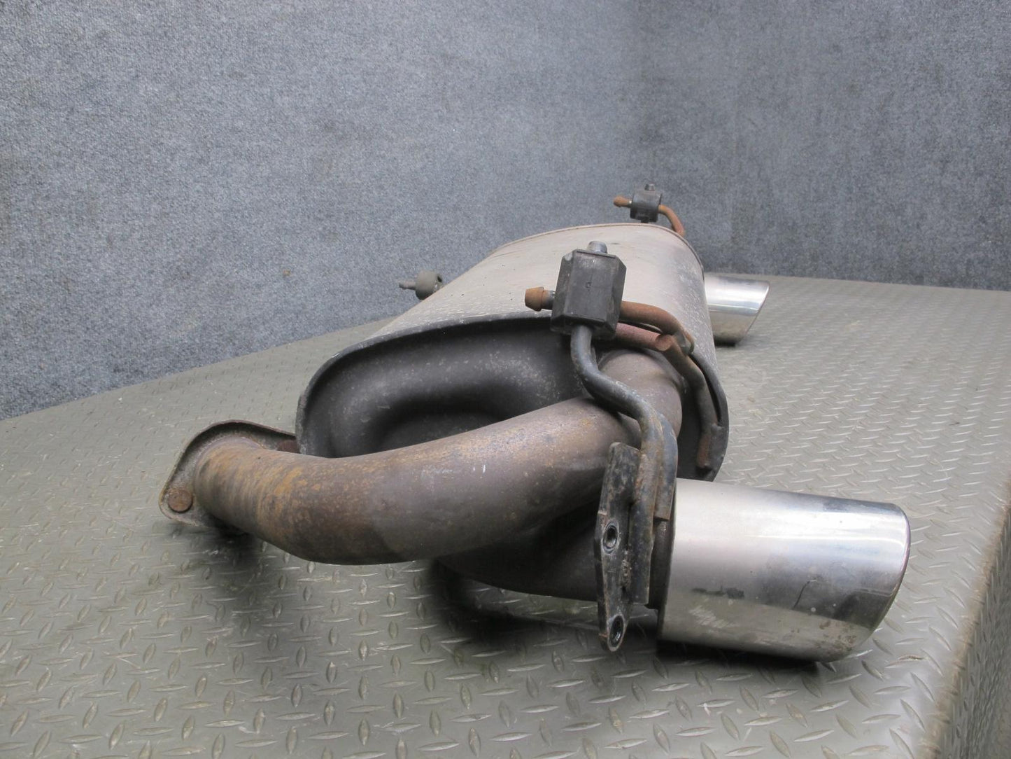 03-05 Nissan 350Z Z33 VQ35DE Rear Exhaust Muffler w Tips 46K Miles OEM