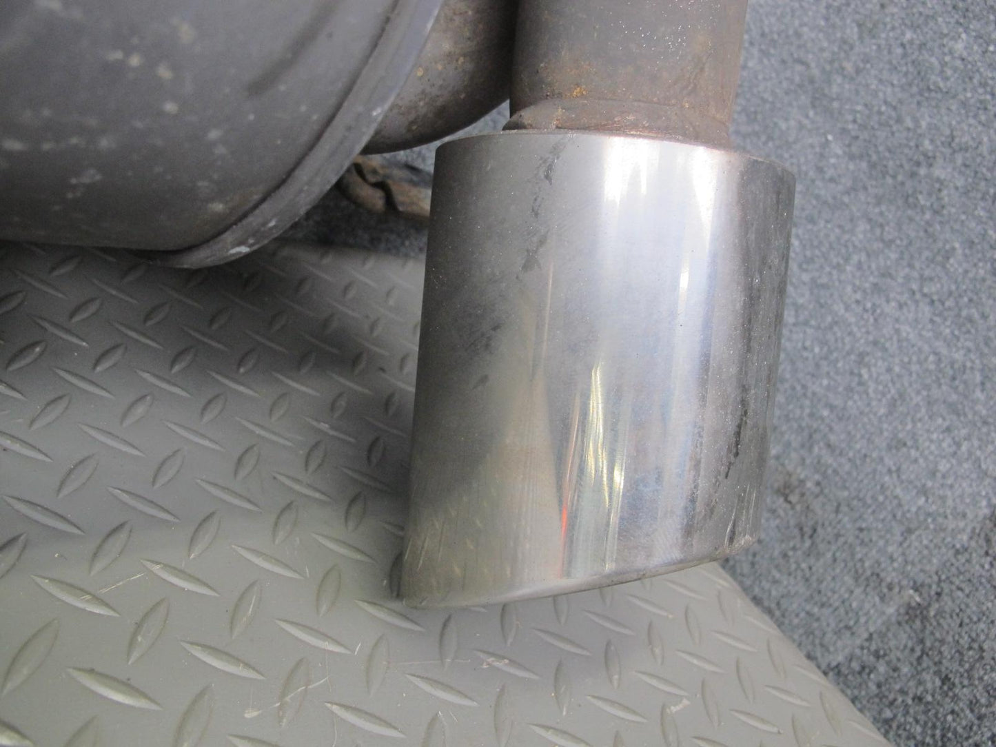 03-05 Nissan 350Z Z33 VQ35DE Rear Exhaust Muffler w Tips 46K Miles OEM