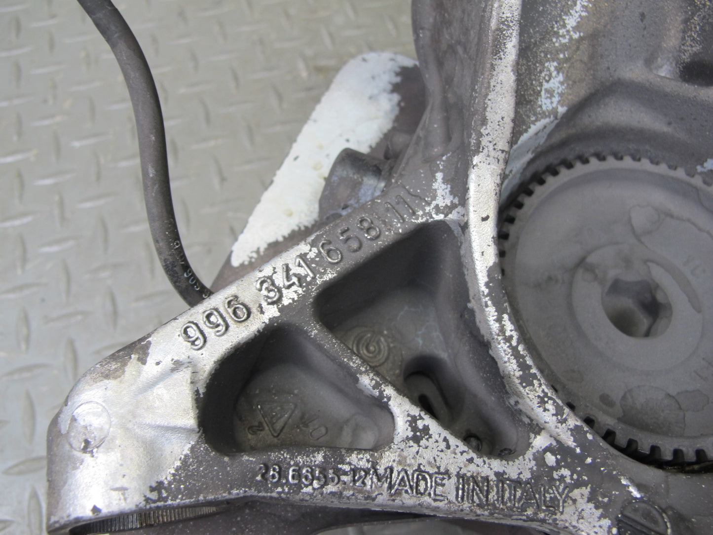 1997-2004 Porsche Boxster 986 Front Right Side Spindle Knuckle Wheel Hub Bearing