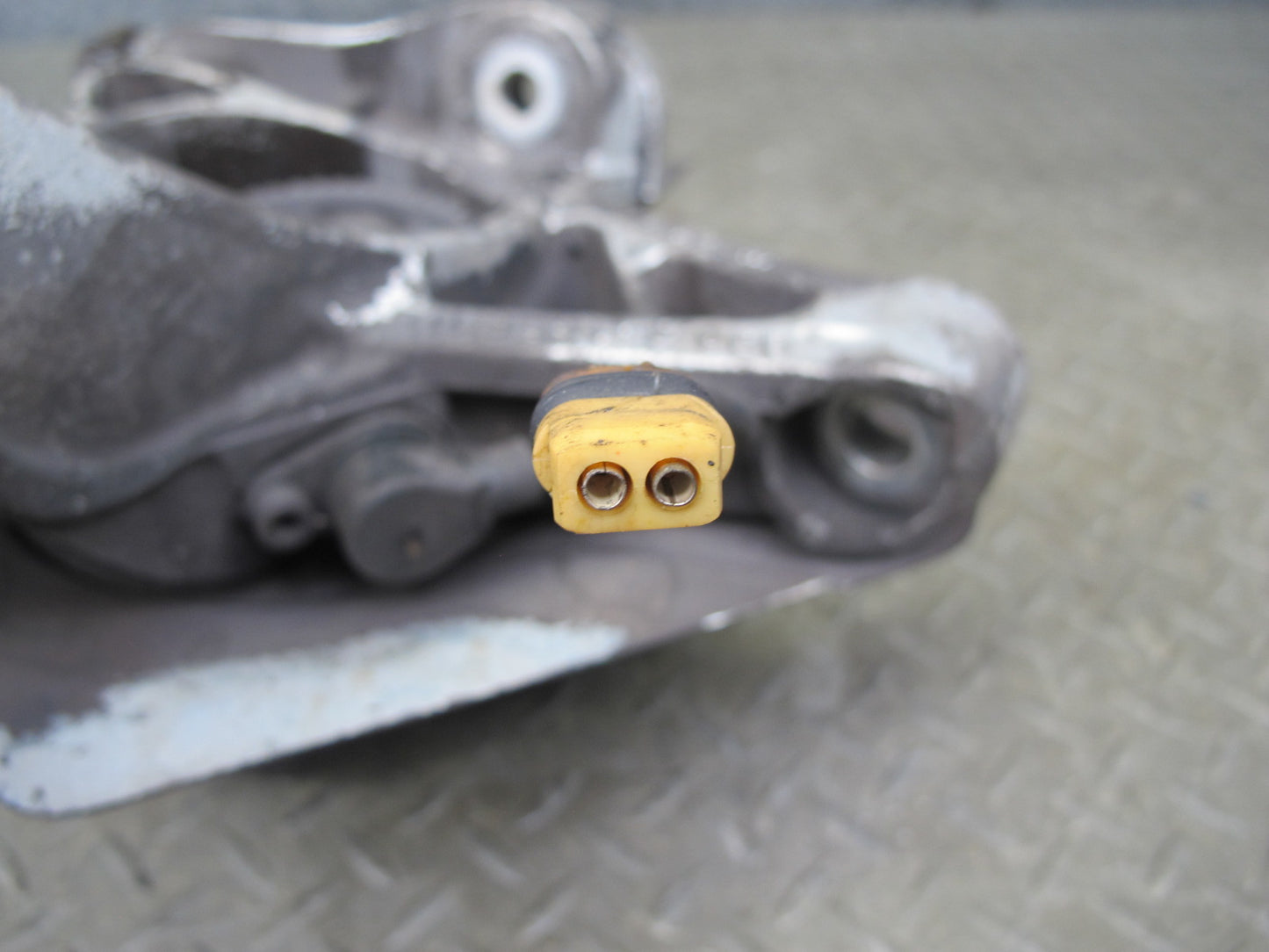 1997-2004 Porsche Boxster 986 Front Right Side Spindle Knuckle Wheel Hub Bearing