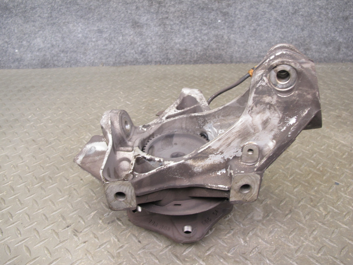 1997-2004 Porsche Boxster 986 Front Right Side Spindle Knuckle Wheel Hub Bearing