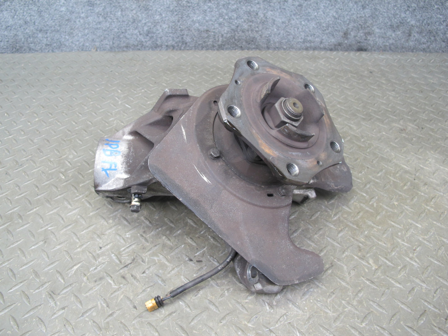 1997-2004 Porsche Boxster 986 Front Left Side Spindle Knuckle Wheel Hub Bearing