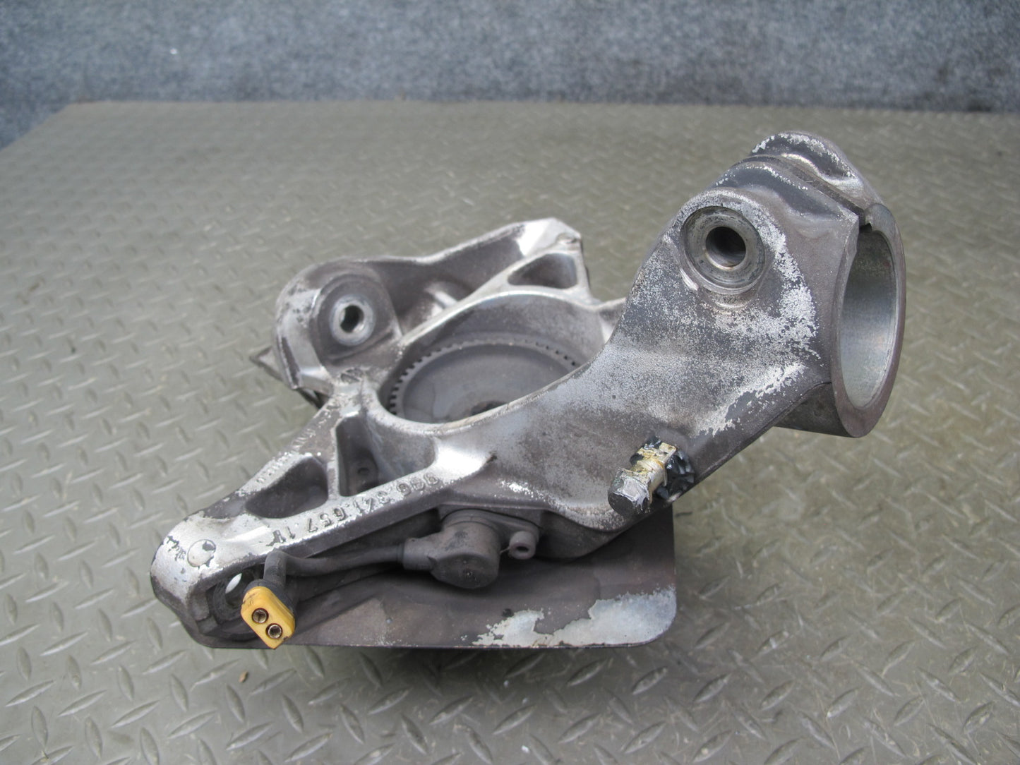1997-2004 Porsche Boxster 986 Front Left Side Spindle Knuckle Wheel Hub Bearing