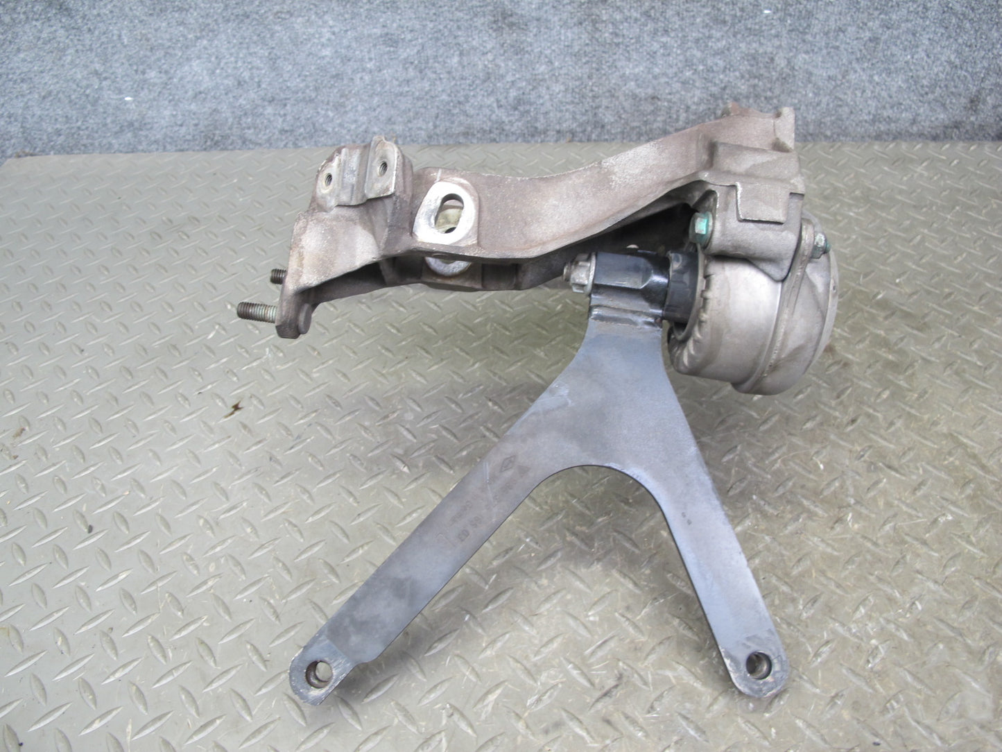 00-04 Porsche Boxster 986 M/T 6 Speed Transmission Subframe Mount Bracket Set