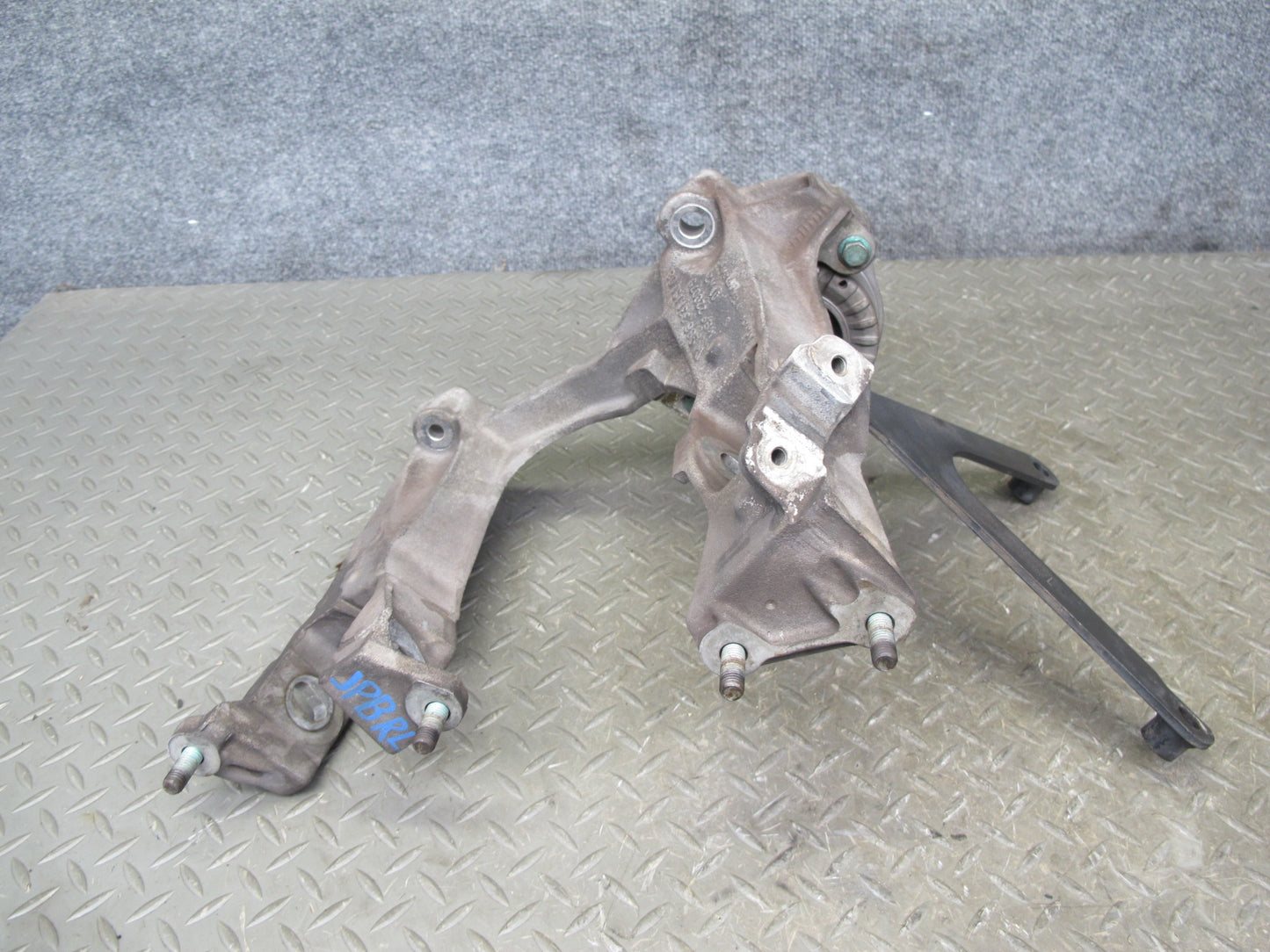 00-04 Porsche Boxster 986 M/T 6 Speed Transmission Subframe Mount Bracket Set