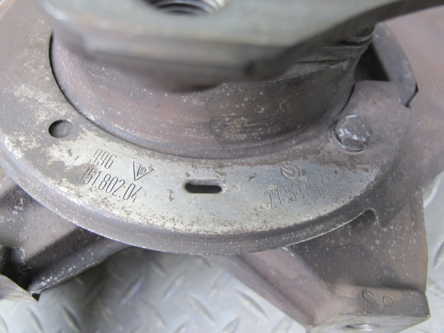 1997-2004 Porsche Boxster 986 Front Right Side Spindle Knuckle Wheel Hub Bearing