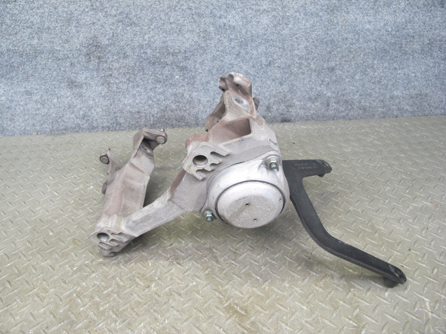 00-04 Porsche Boxster 986 M/T 6 Speed Transmission Subframe Mount Bracket Set