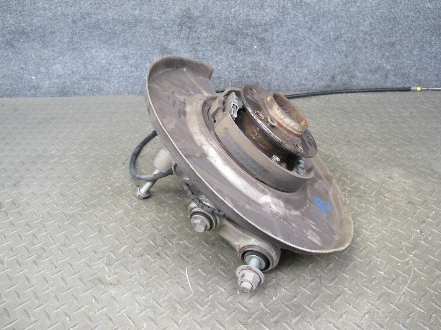 2006-2010 BMW E63 E64 M6 Rear Left Spindle Knuckle Wheel Hub Bearing OEM