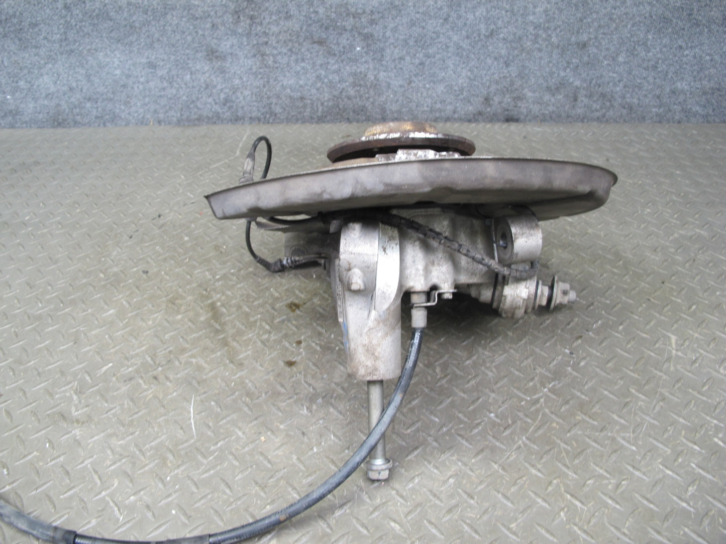2006-2010 BMW E63 E64 M6 Rear Left Spindle Knuckle Wheel Hub Bearing OEM