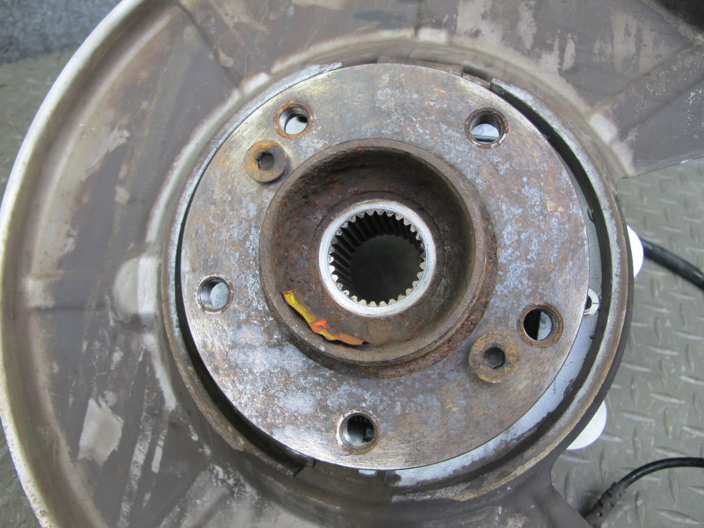 2006-2010 BMW E63 E64 M6 Rear Left Spindle Knuckle Wheel Hub Bearing OEM