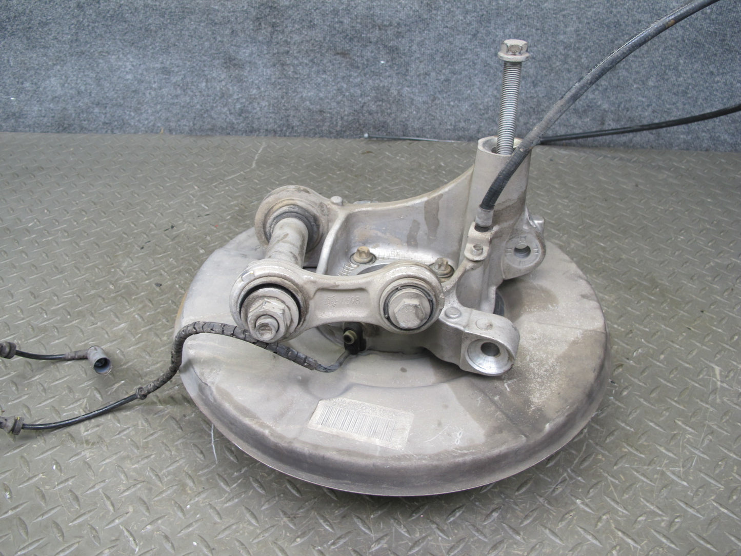 2006-2010 BMW E63 E64 M6 Rear Left Spindle Knuckle Wheel Hub Bearing OEM