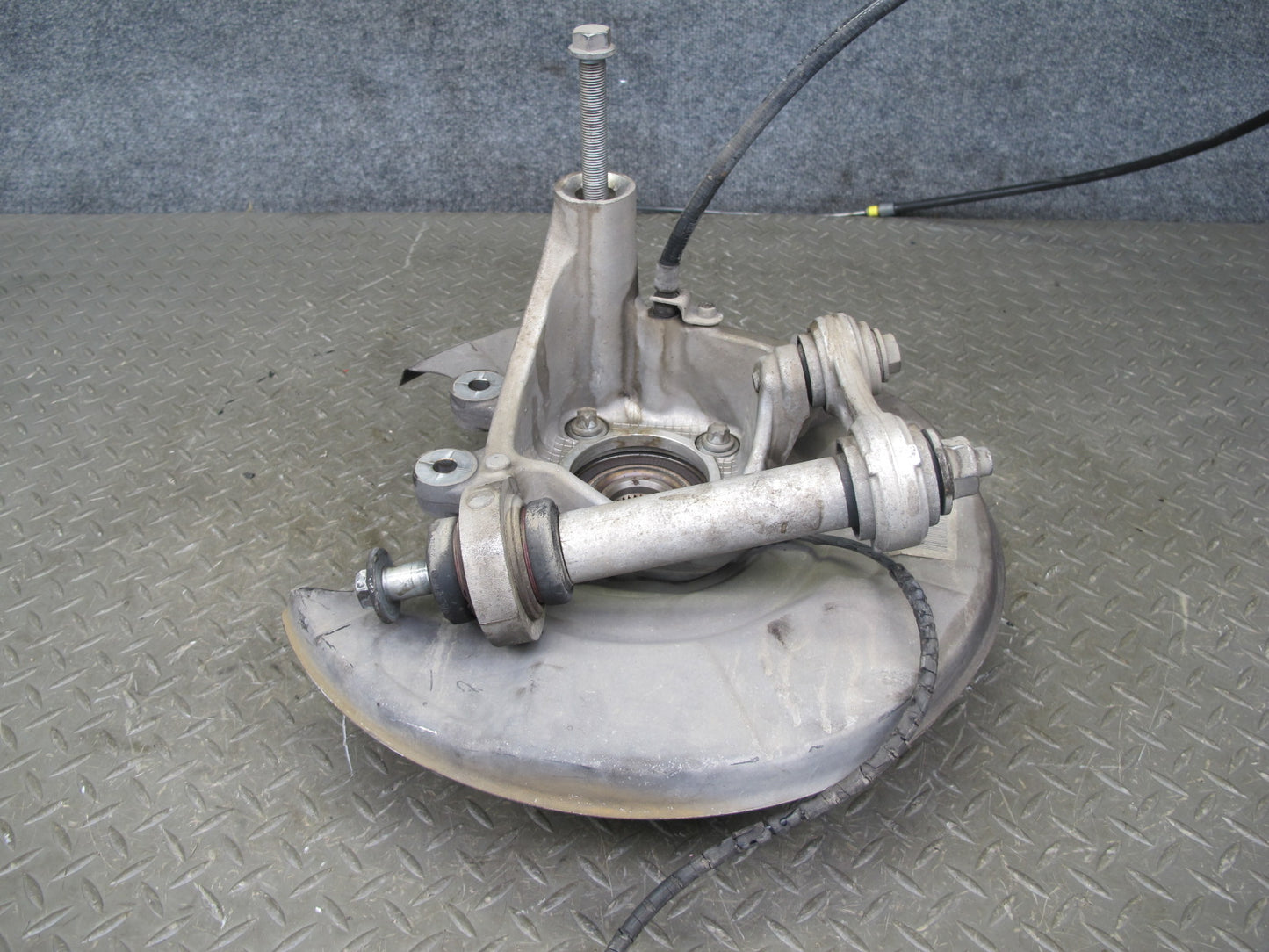 2006-2010 BMW E63 E64 M6 Rear Left Spindle Knuckle Wheel Hub Bearing OEM