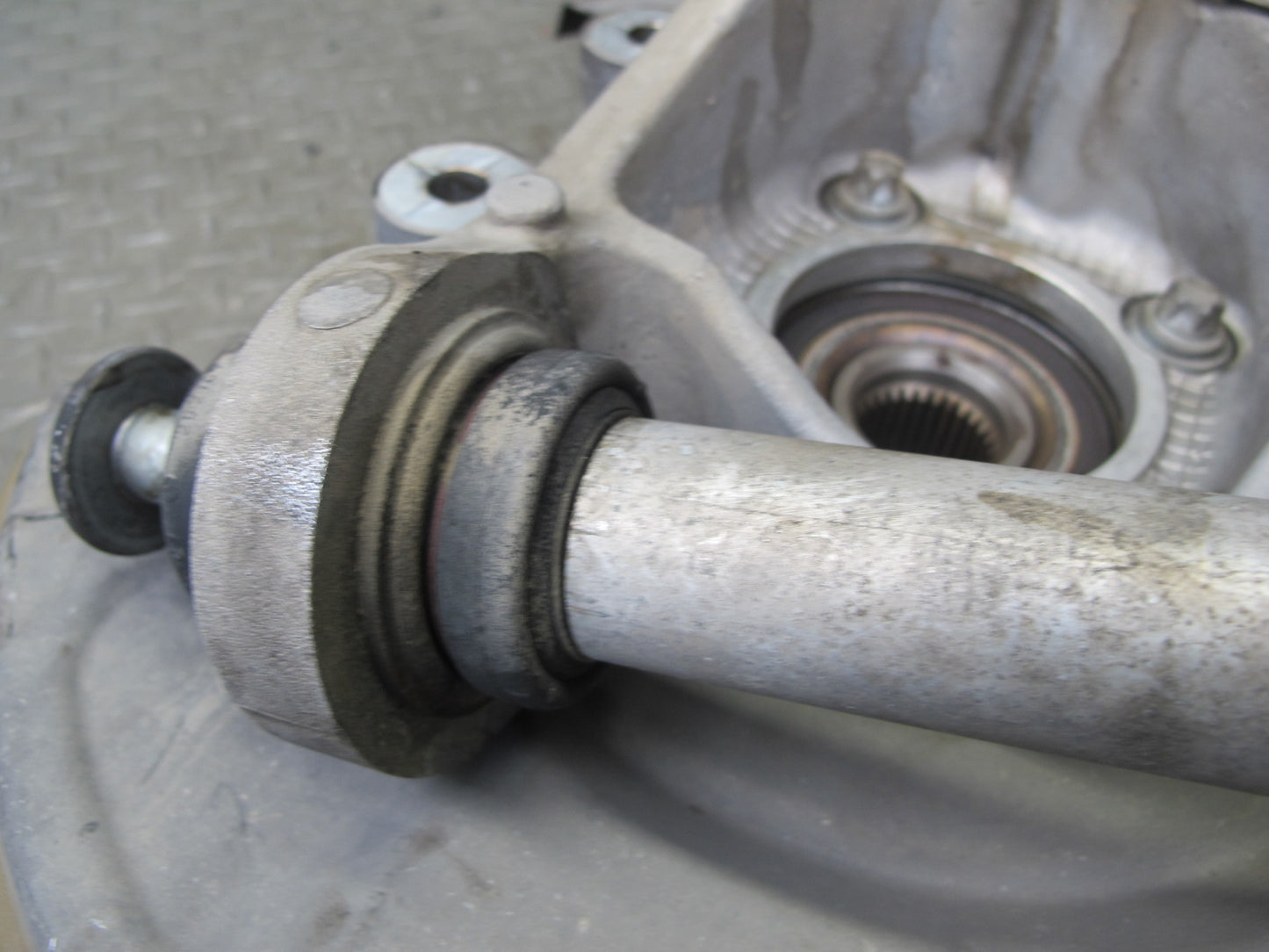 2006-2010 BMW E63 E64 M6 Rear Left Spindle Knuckle Wheel Hub Bearing OEM