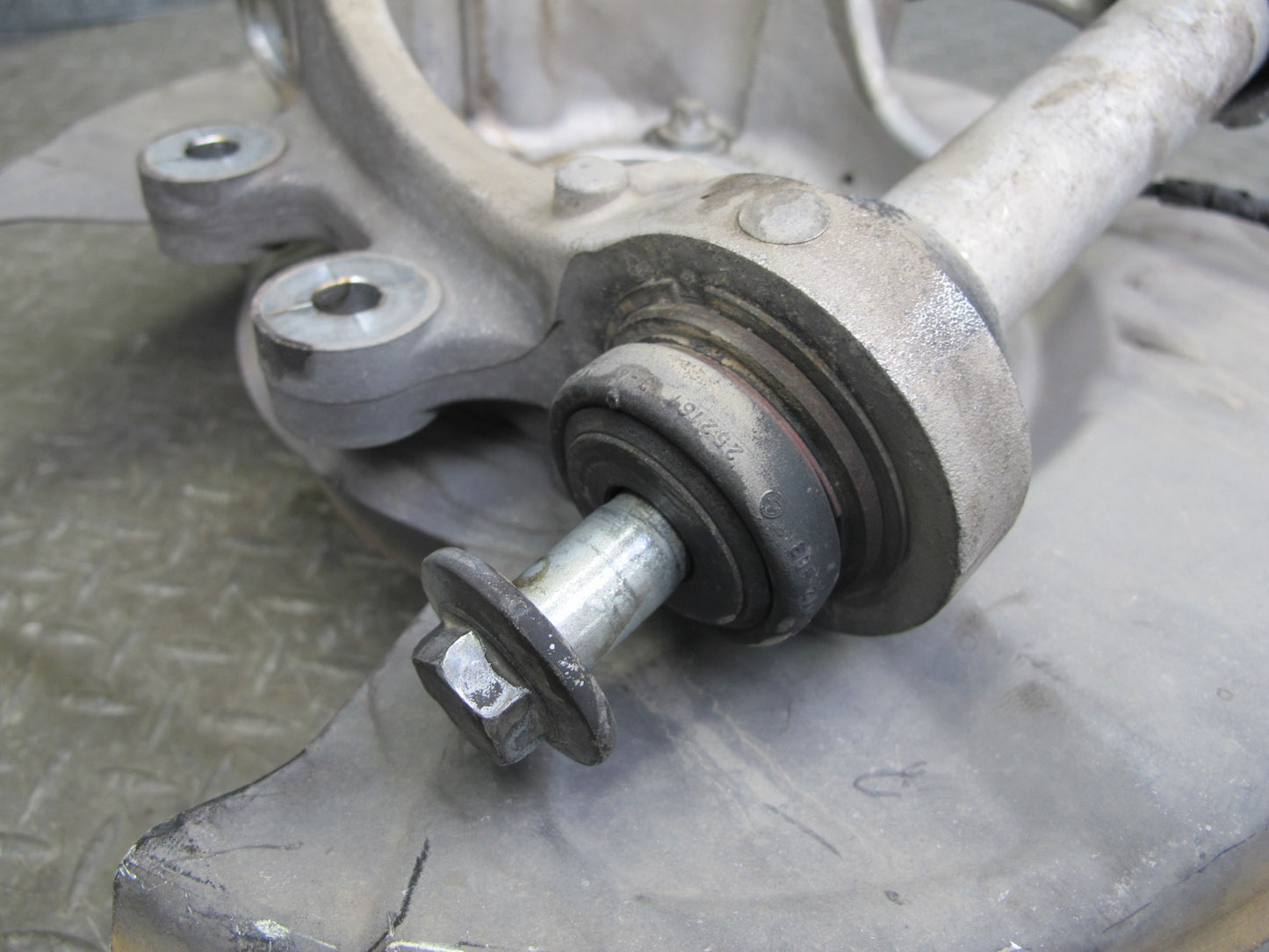 2006-2010 BMW E63 E64 M6 Rear Left Spindle Knuckle Wheel Hub Bearing OEM