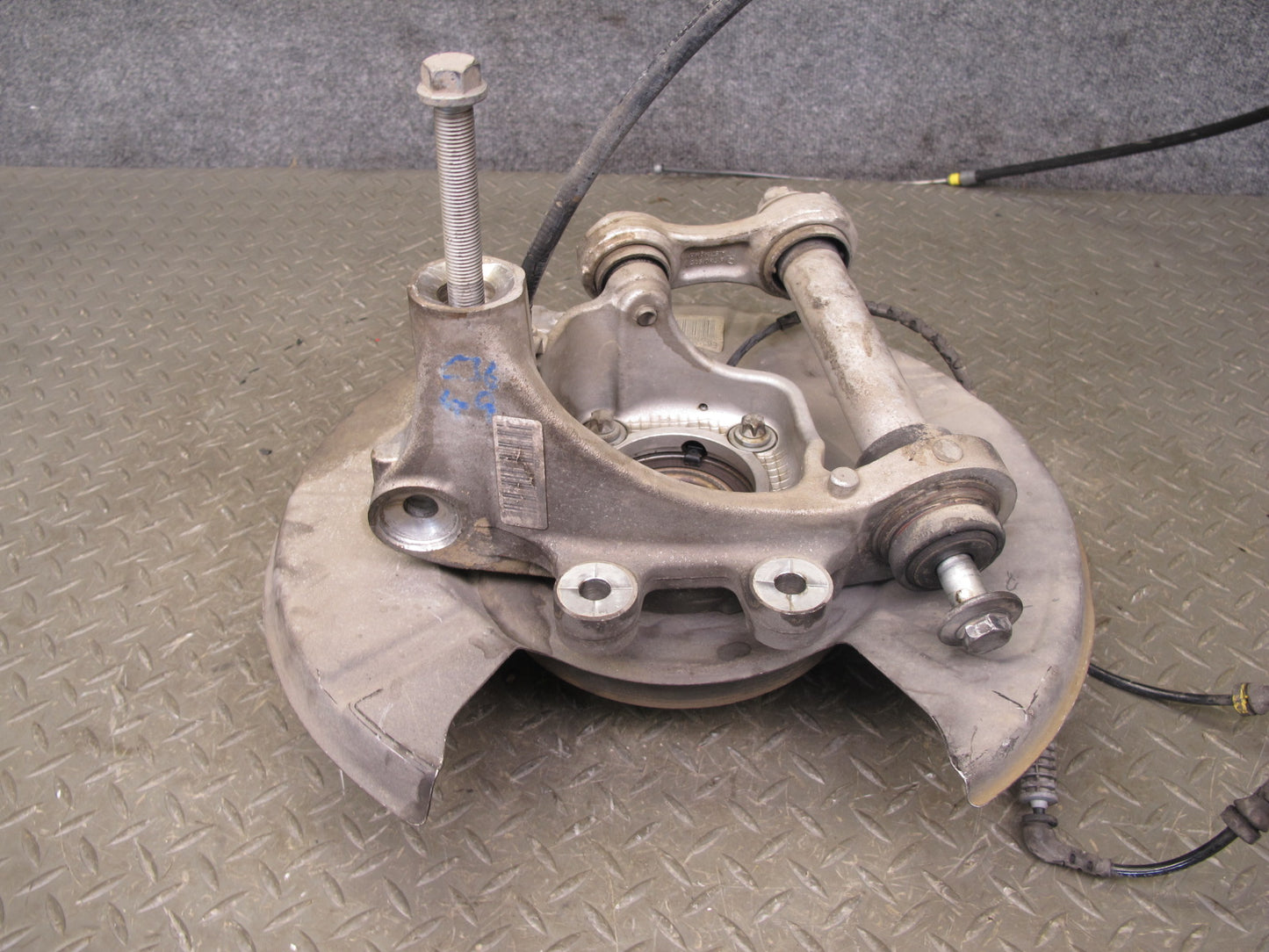 2006-2010 BMW E63 E64 M6 Rear Left Spindle Knuckle Wheel Hub Bearing OEM