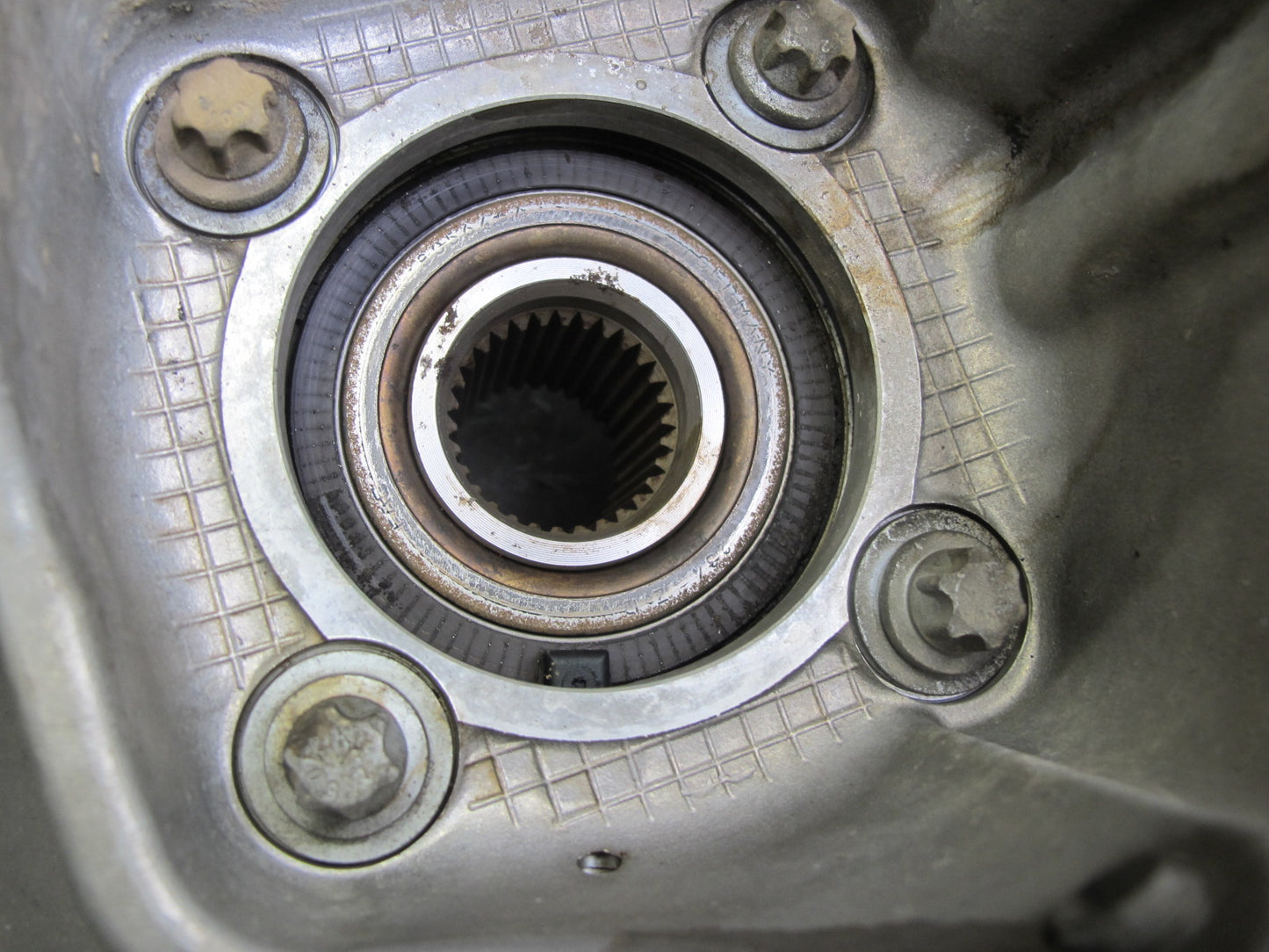 2006-2010 BMW E63 E64 M6 Rear Left Spindle Knuckle Wheel Hub Bearing OEM