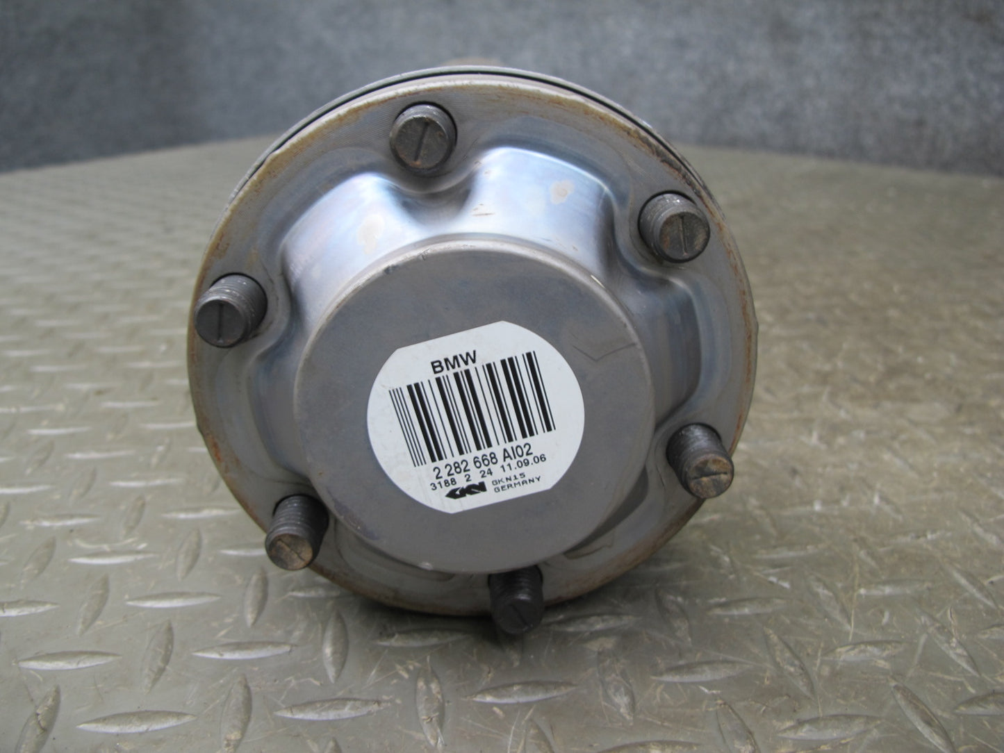 2006-2010 BMW E63 E64 M6 Rear Left or Right Suspension Axle Shaft 2282668