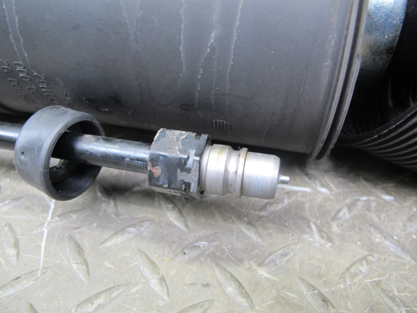 07-12 Mercedes R230 SL550 SL600 Rear Right ABC Hydraulic Shock Strut OEM
