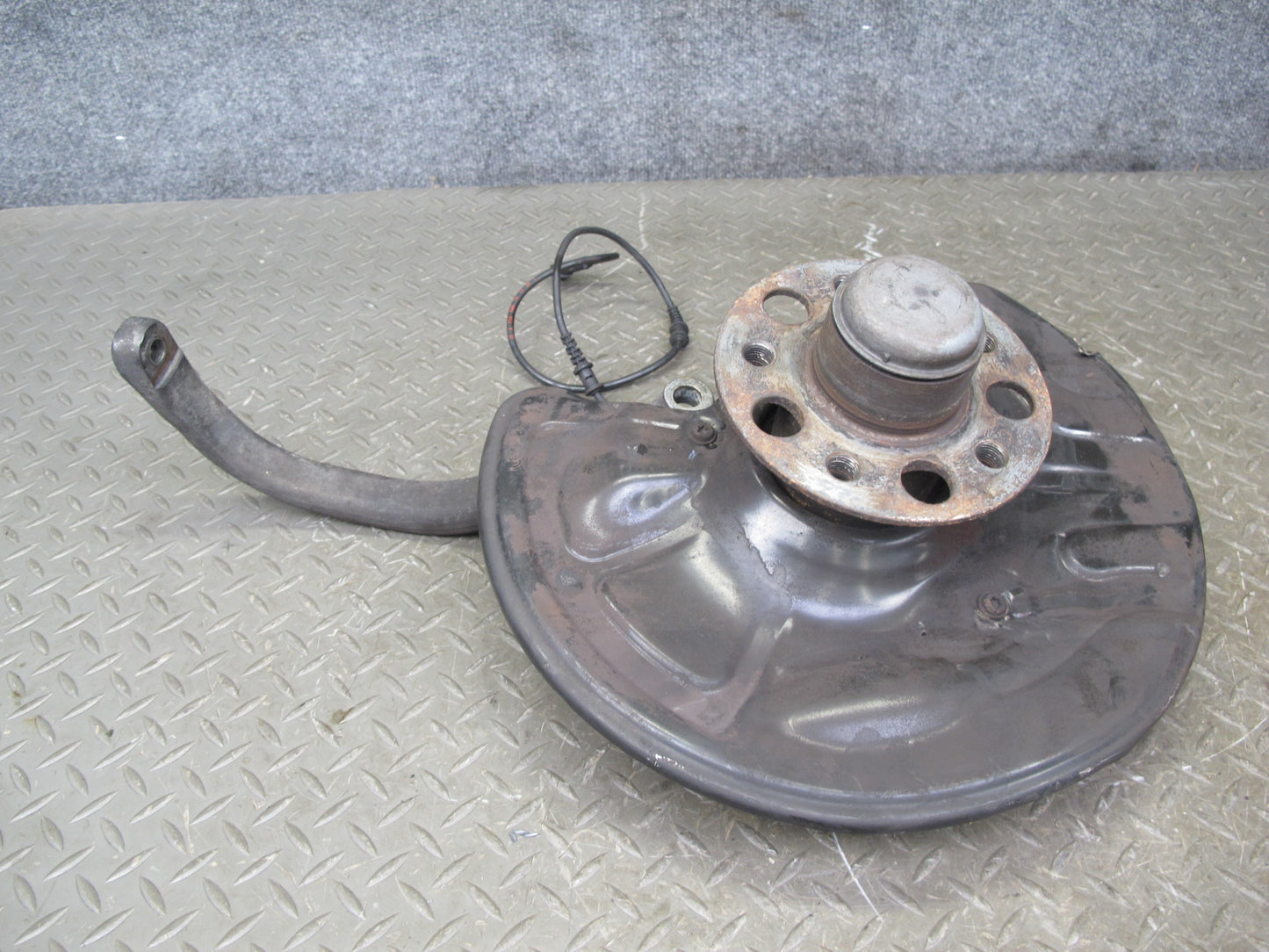 09-12 Mercedes R230 SL550 Front Left Spindle Knuckle Wheel Hub Bearing OEM