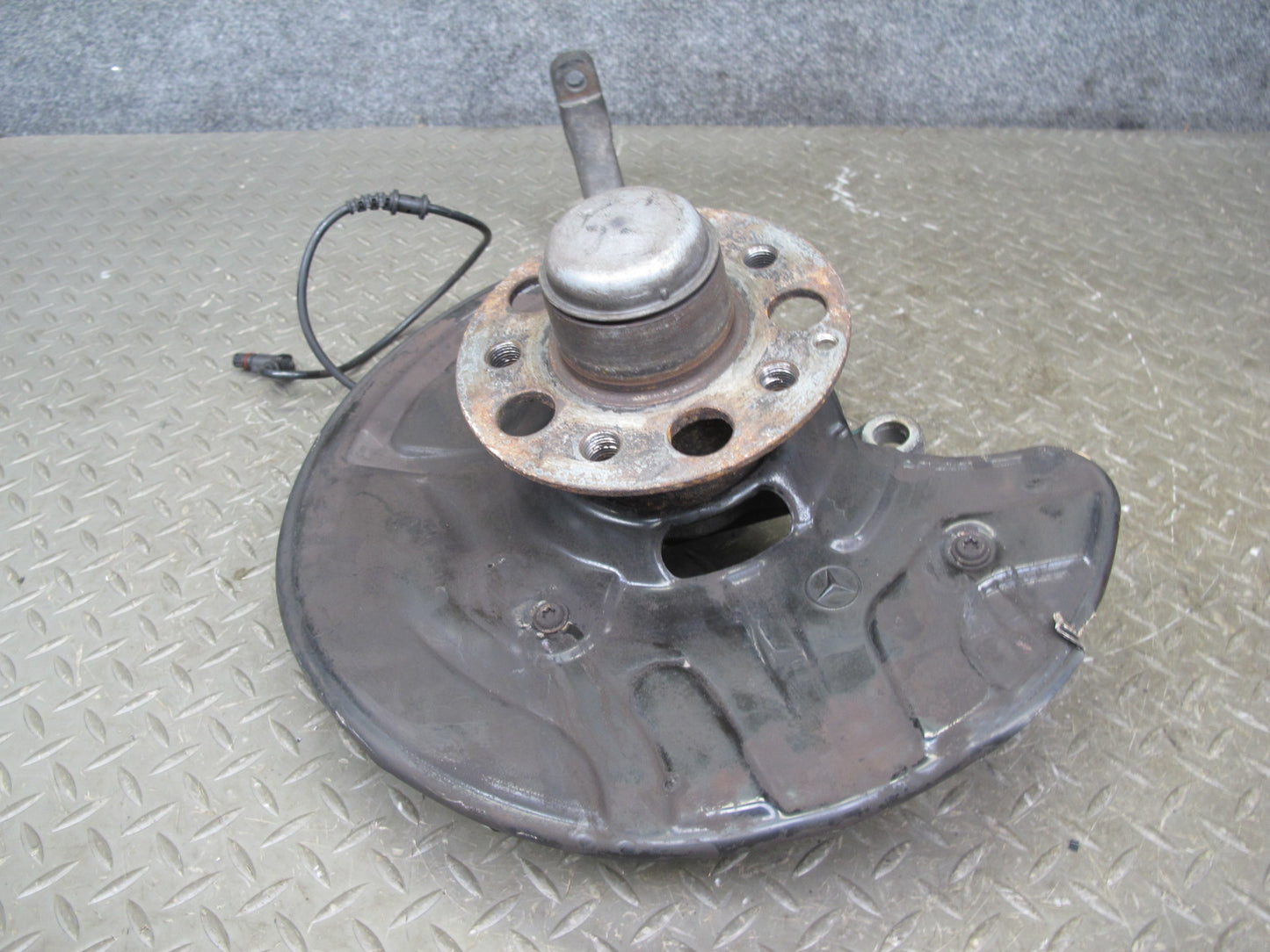 09-12 Mercedes R230 SL550 Front Left Spindle Knuckle Wheel Hub Bearing OEM
