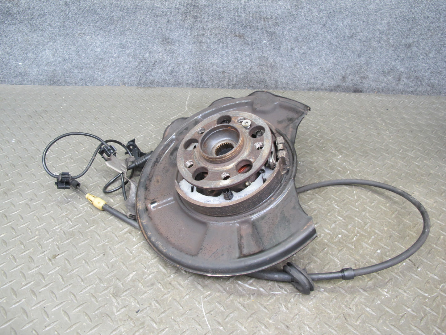 09-12 Mercedes R230 Sl-class Rear Left Spindle Knuckle Wheel Hub Bearing OEM