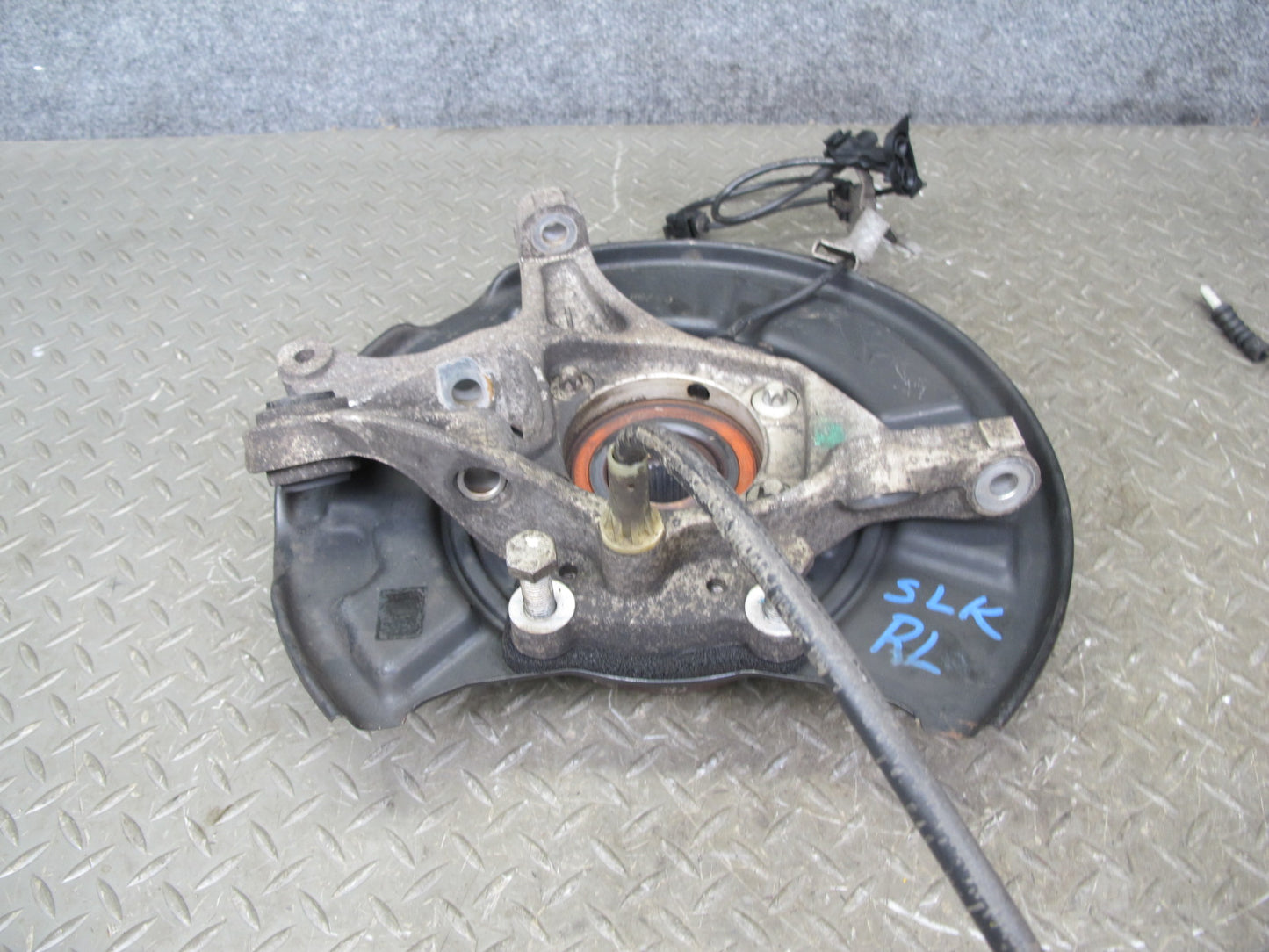 09-12 Mercedes R230 Sl-class Rear Left Spindle Knuckle Wheel Hub Bearing OEM