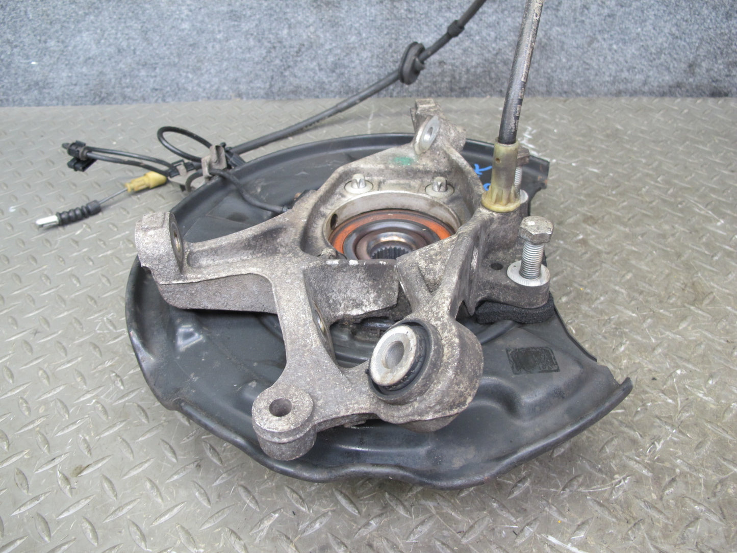 09-12 Mercedes R230 Sl-class Rear Left Spindle Knuckle Wheel Hub Bearing OEM