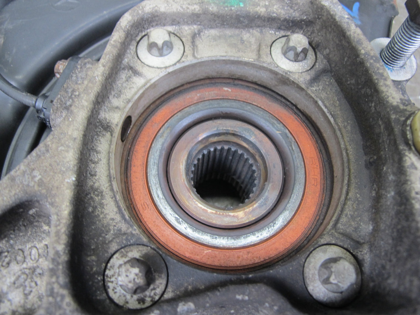 09-12 Mercedes R230 Sl-class Rear Left Spindle Knuckle Wheel Hub Bearing OEM