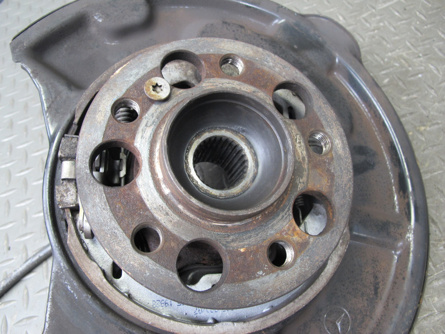 09-12 Mercedes R230 Sl-class Rear Right Spindle Knuckle Wheel Hub Bearing OEM