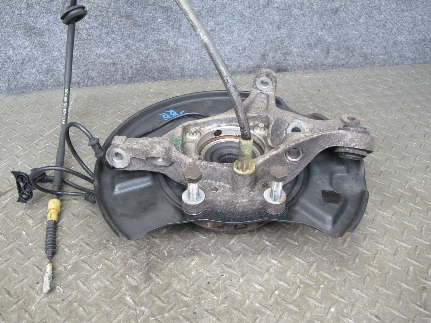 09-12 Mercedes R230 Sl-class Rear Right Spindle Knuckle Wheel Hub Bearing OEM