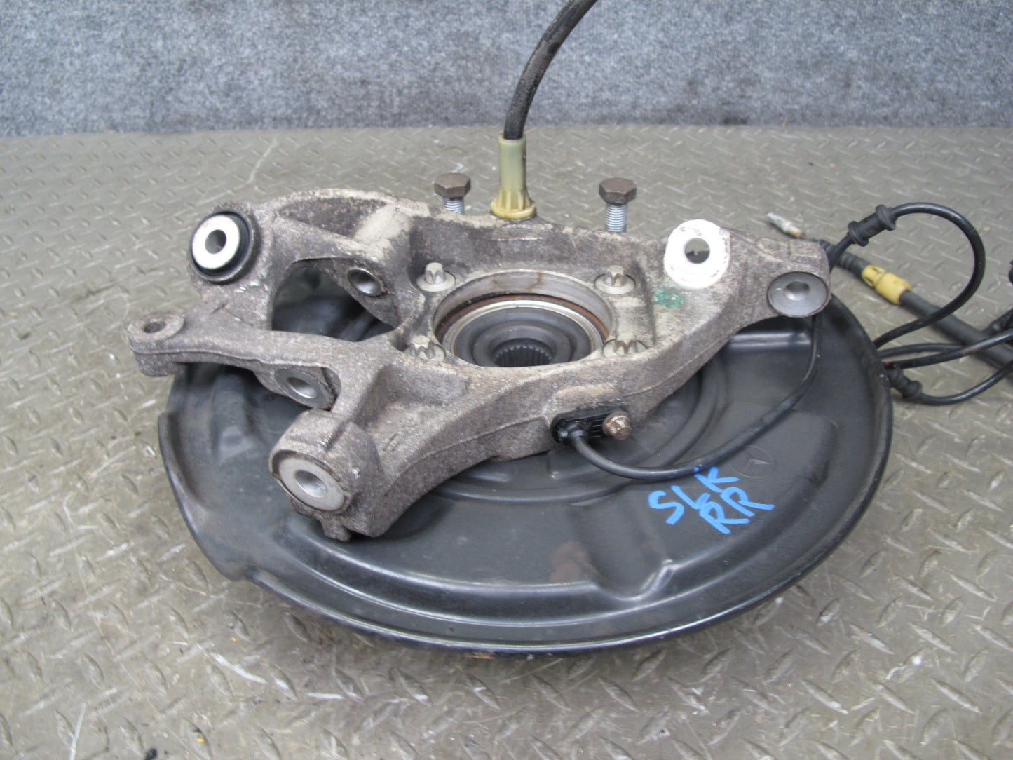 09-12 Mercedes R230 Sl-class Rear Right Spindle Knuckle Wheel Hub Bearing OEM