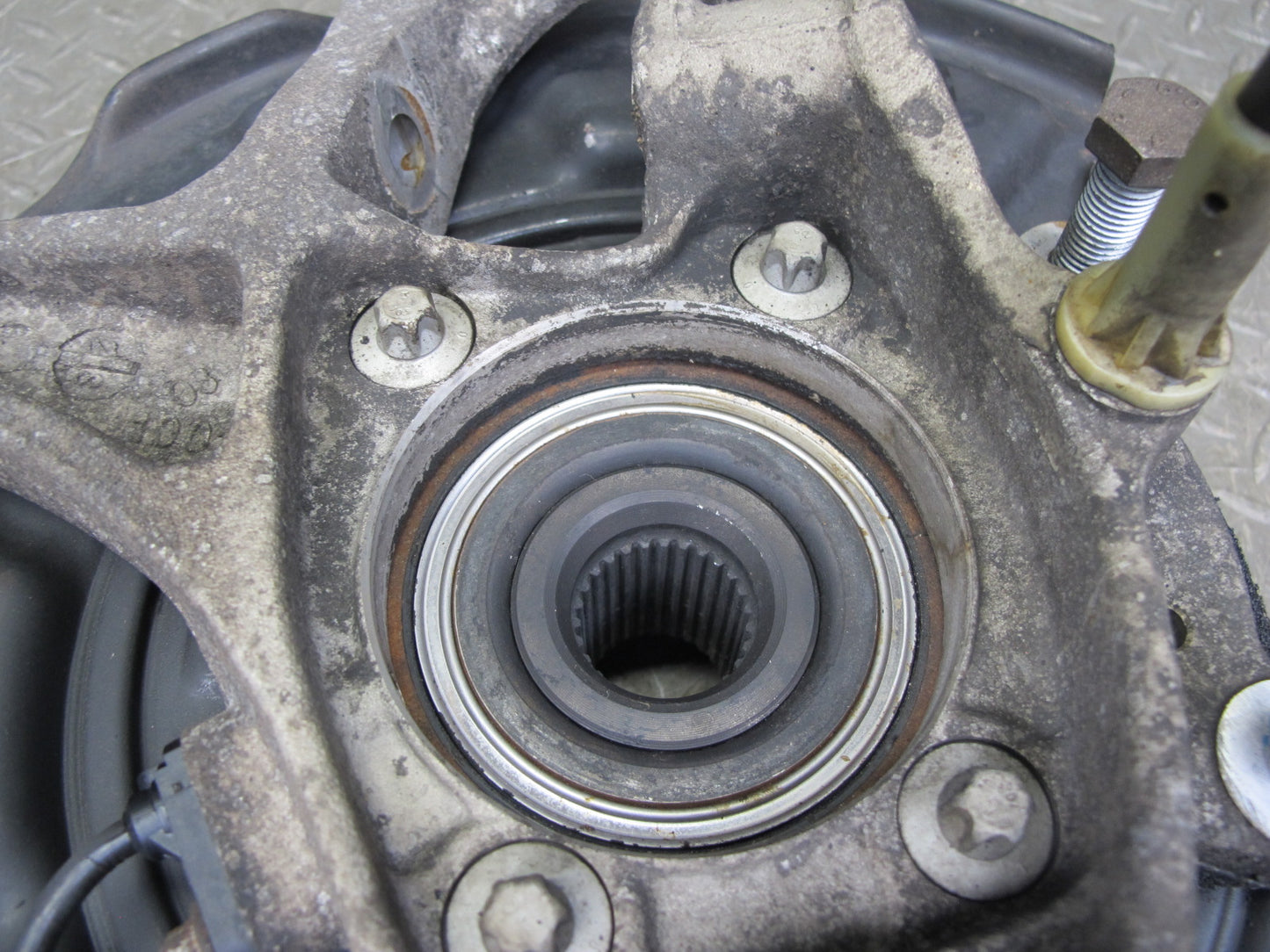 09-12 Mercedes R230 Sl-class Rear Right Spindle Knuckle Wheel Hub Bearing OEM
