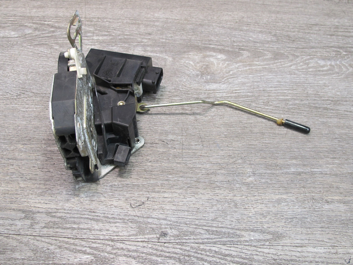 96-02 BMW E36/7 Z3 Right Passenger Door Lock Latch Actuator OEM