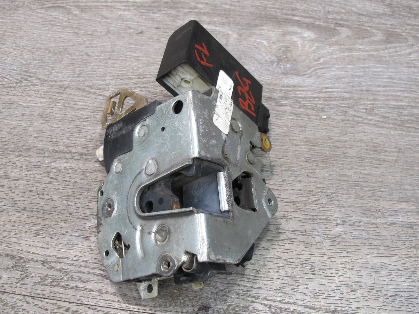 96-02 BMW E36/7 Z3 Left Driver Door Lock Latch Actuator 8397731 OEM